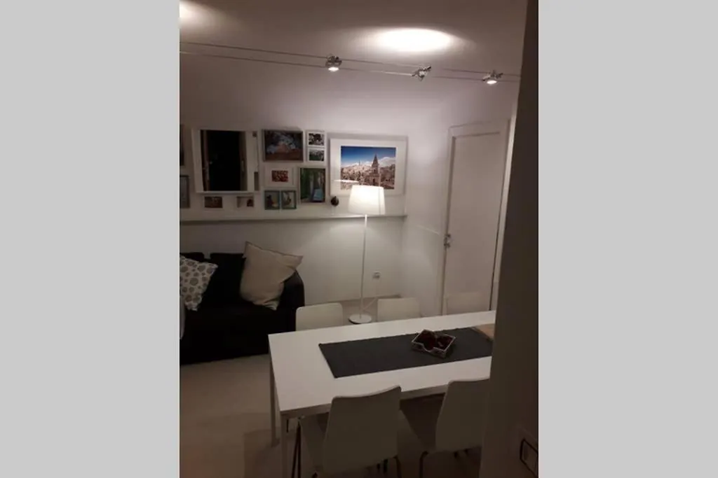 Cattaro Street - Apartment Near The Sea 巴里