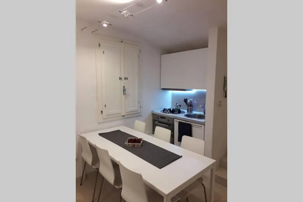 Cattaro Street - Apartment Near The Sea 巴里